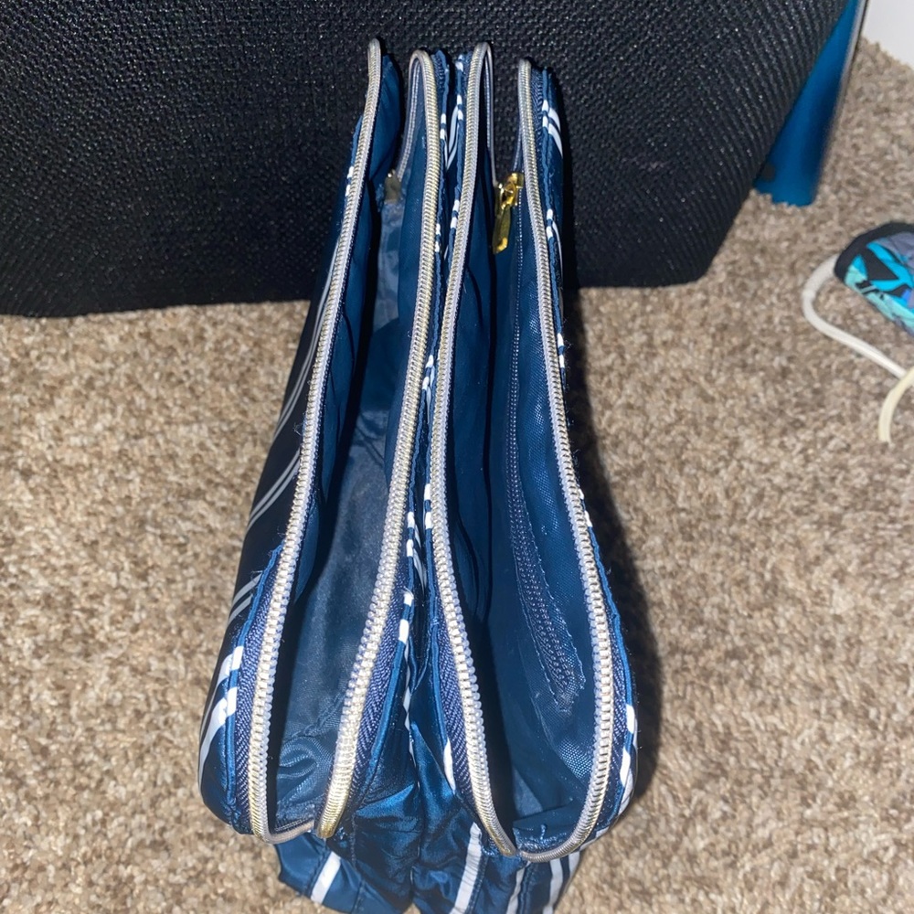 makeup bag - Picture 3 of 3
